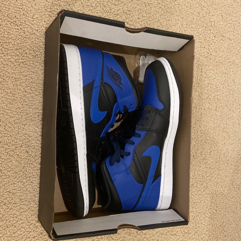 Mens blue and black jordan’s
